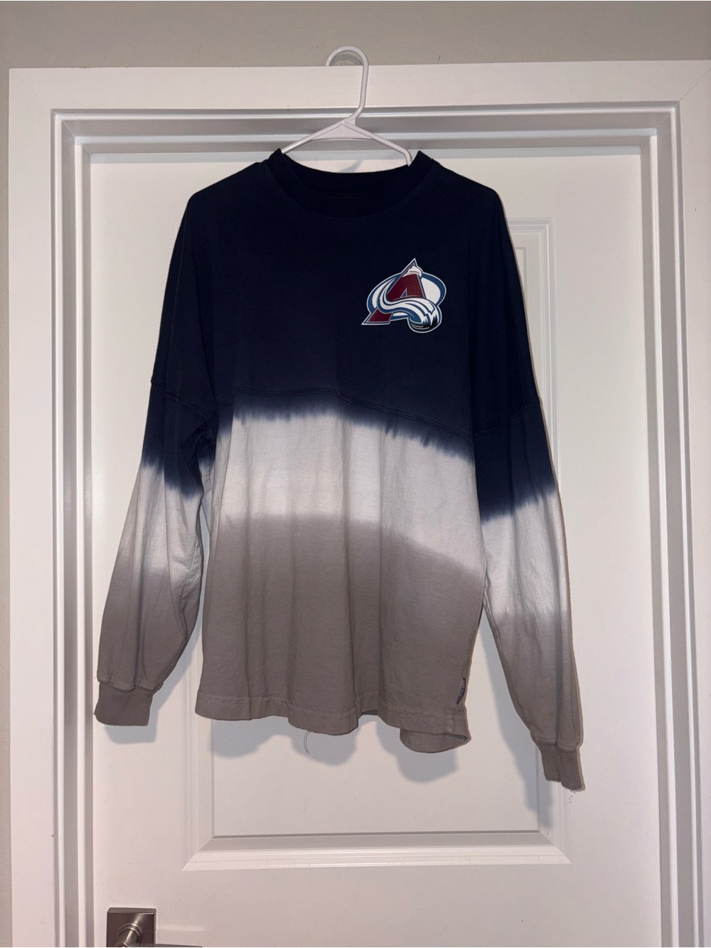 Fanatics Colorado Avalanche Dip-Dye Long Sleeve Tee in Navy and Gray